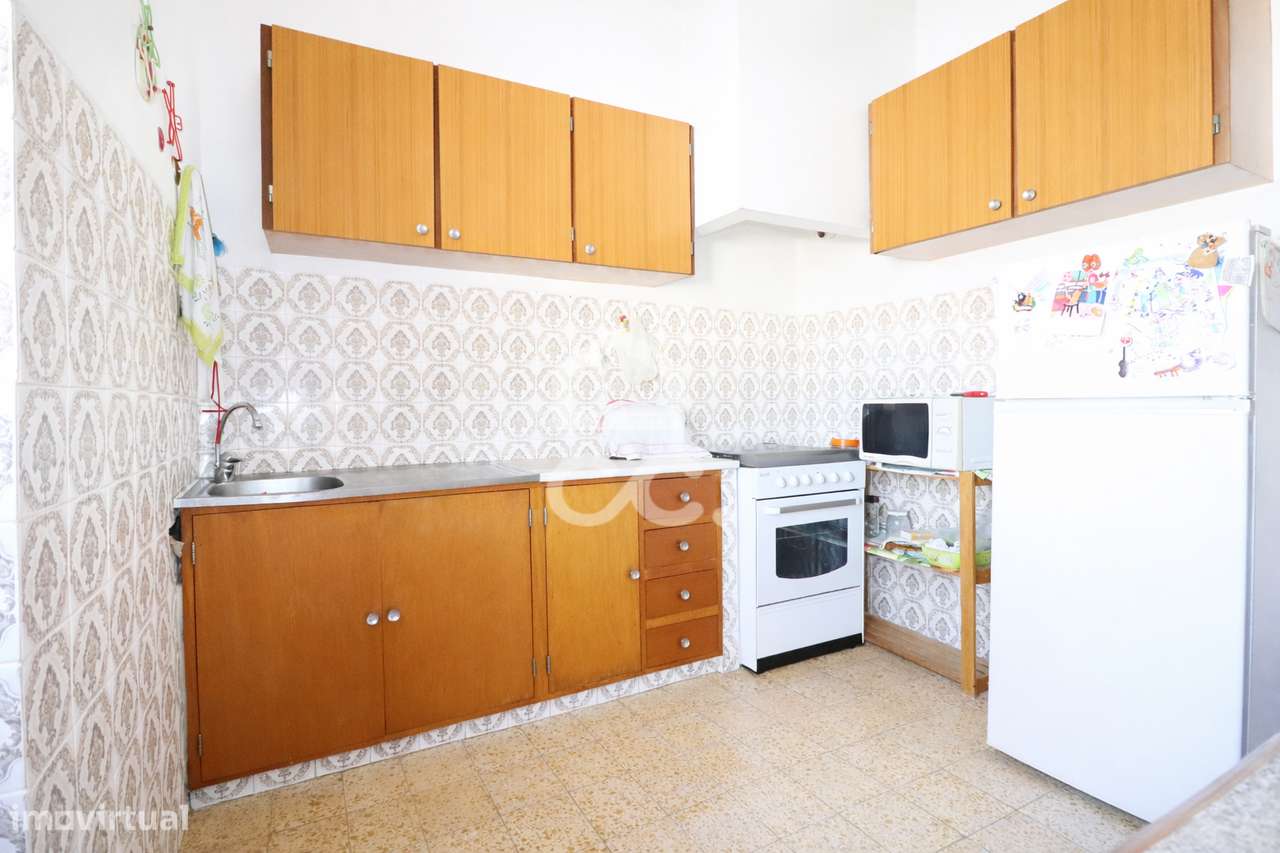 Apartamento T3 no Loreto com garagem e lugar de estacionamento-11