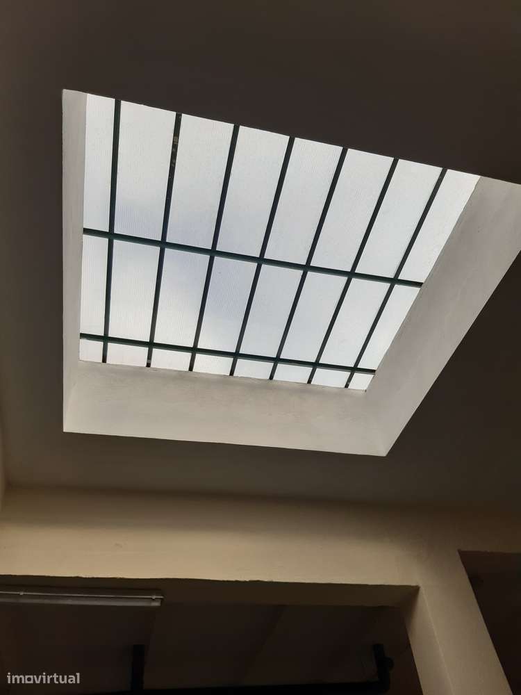 Armazém, Loja, Escritórios, Fabrico e Log. - Lic. Indústria e Comércio-18