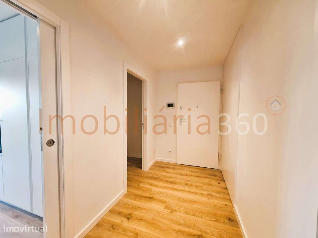** Apartamento T3 no Senhora do Porto Residence **-9