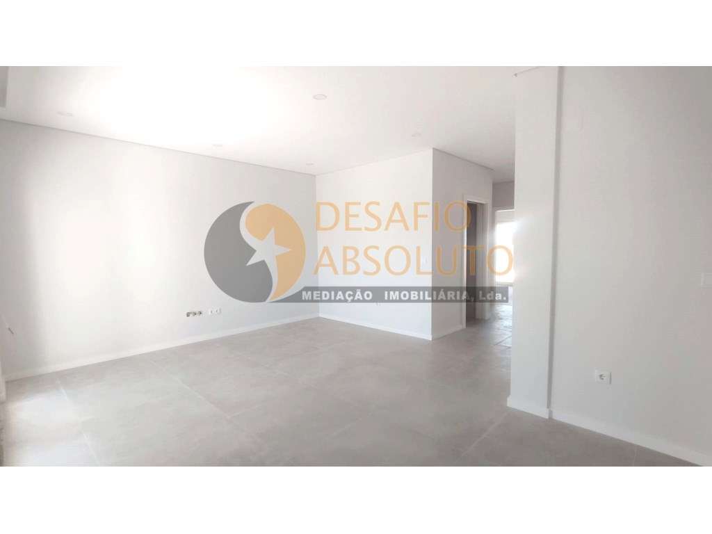 Apartamento T2 c/ varanda. Quinta do Conde - Pinhal do General-4