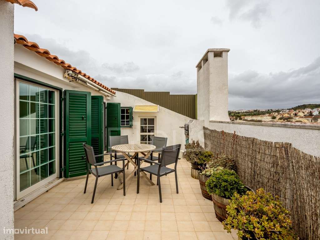 Apartamento T3 em Caxias com garagem, arrecadação e terraço - Grande imagem: 2/28