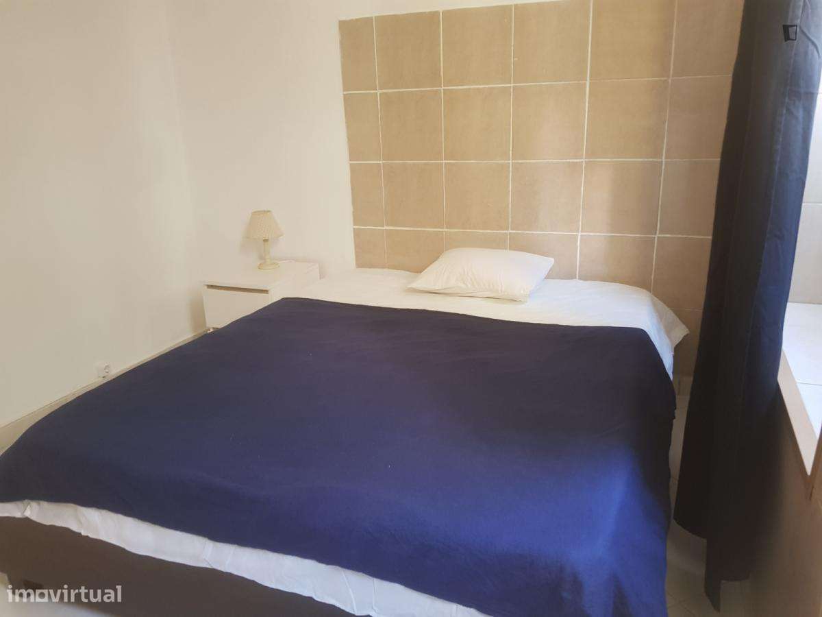 Quarto - localizado em Alameda Lisbon - Grande imagem: 2/8