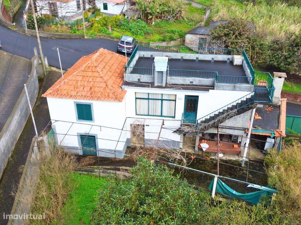 Prédio Misto com Moradia T2 e Terreno de 760 m2 no Faial - Grande imagem: 2/17