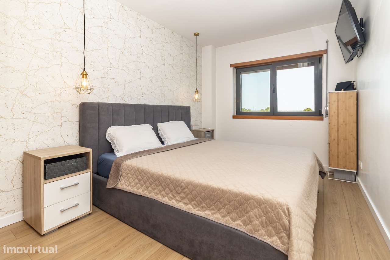 Moderno apartamento T3 com parqueamento e arrecadação-36