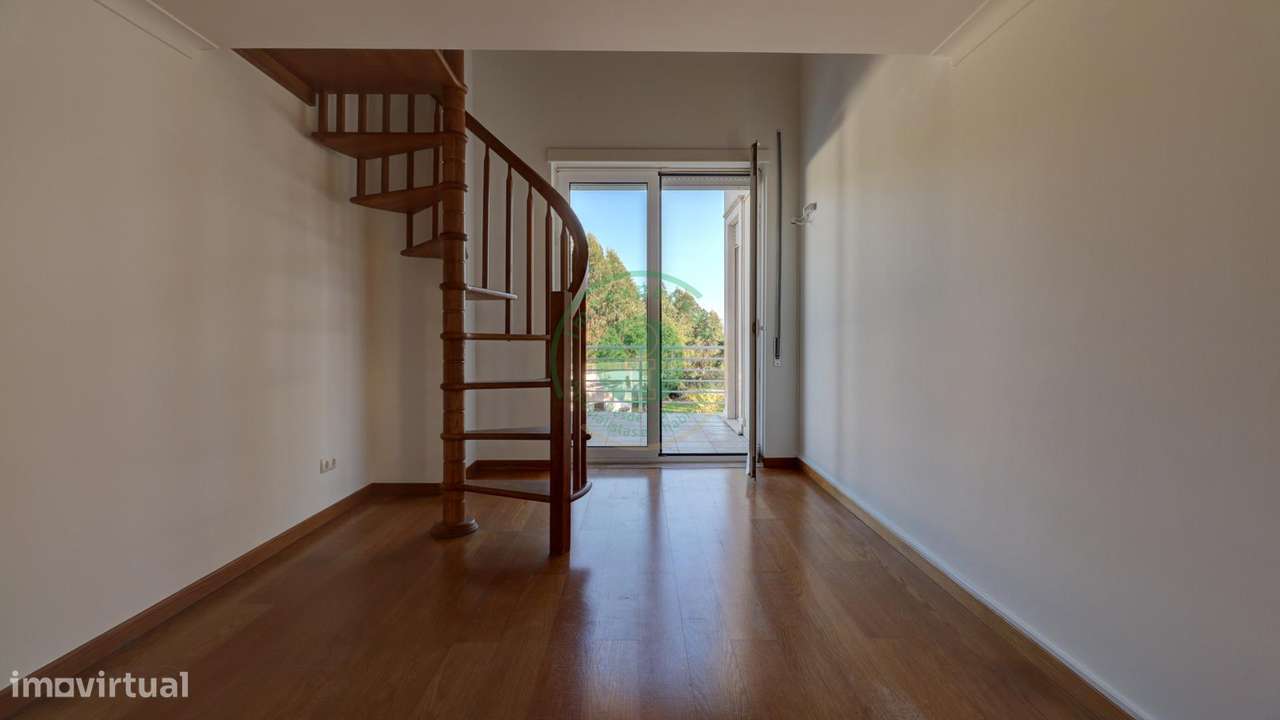 Moradia T4 com Piscina e Vista Mar-18