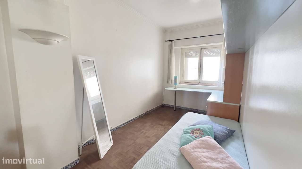 Apartamento T2 em Avenidas Novas com elevador-9