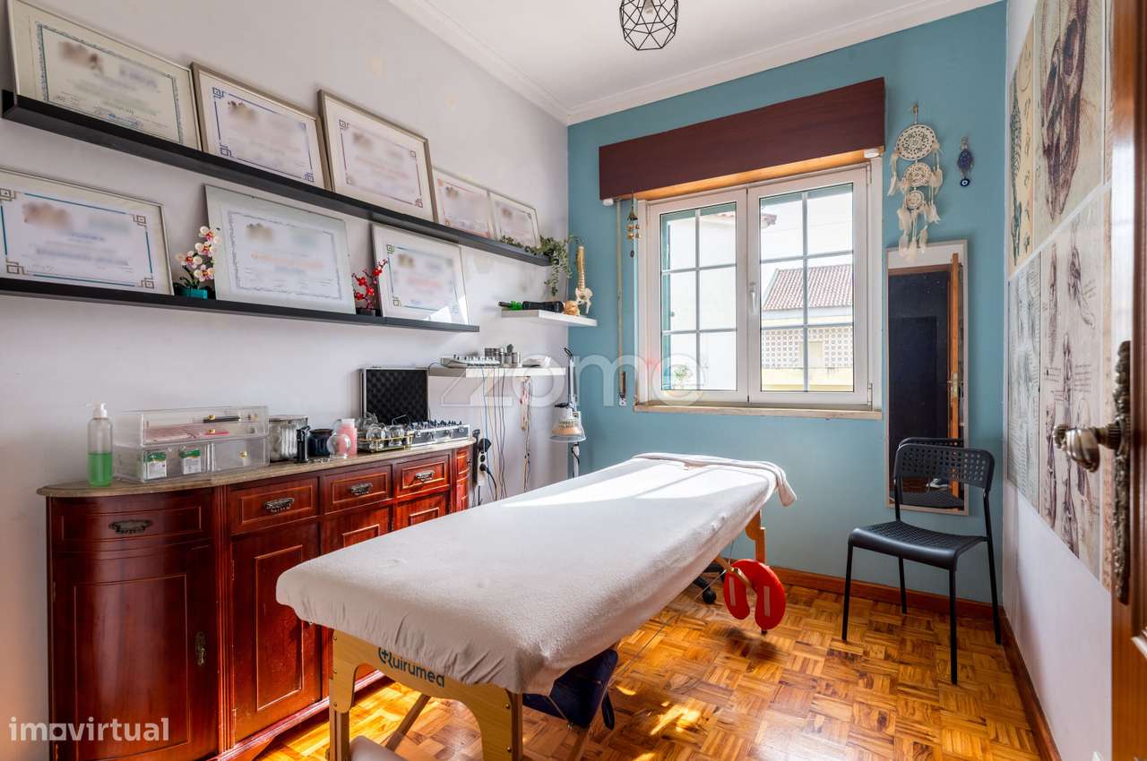 Moradia T4 c/ garagem e 435m2 de terreno - Famões-16