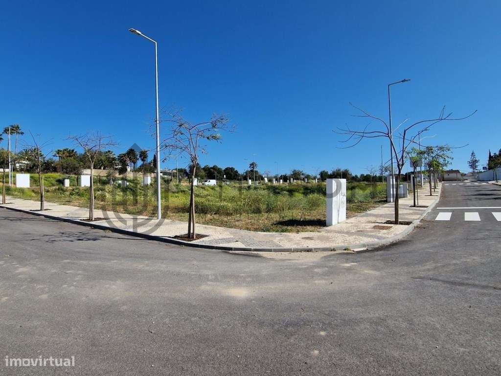 Terreno urbano de 410 m² na quinta dos Alamos - Guia-11