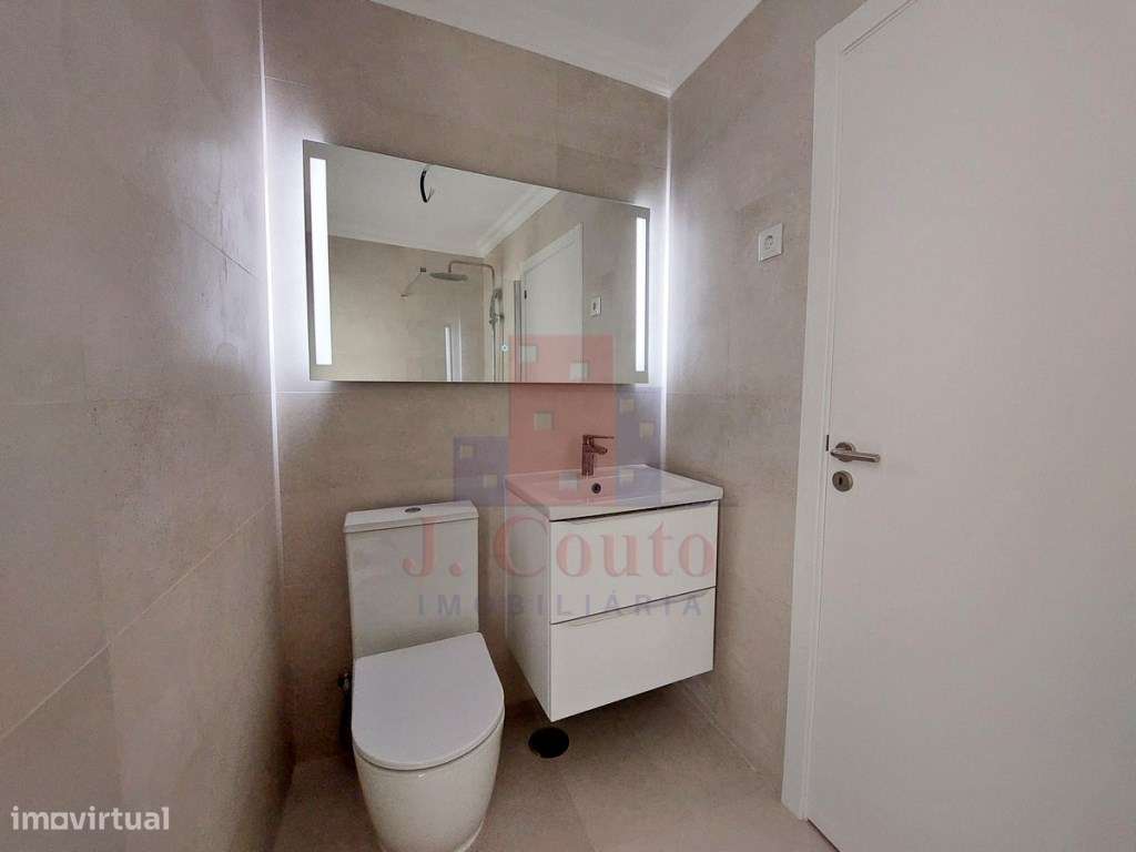 MORADIA T2 com quintal em Caldas da Rainha-17