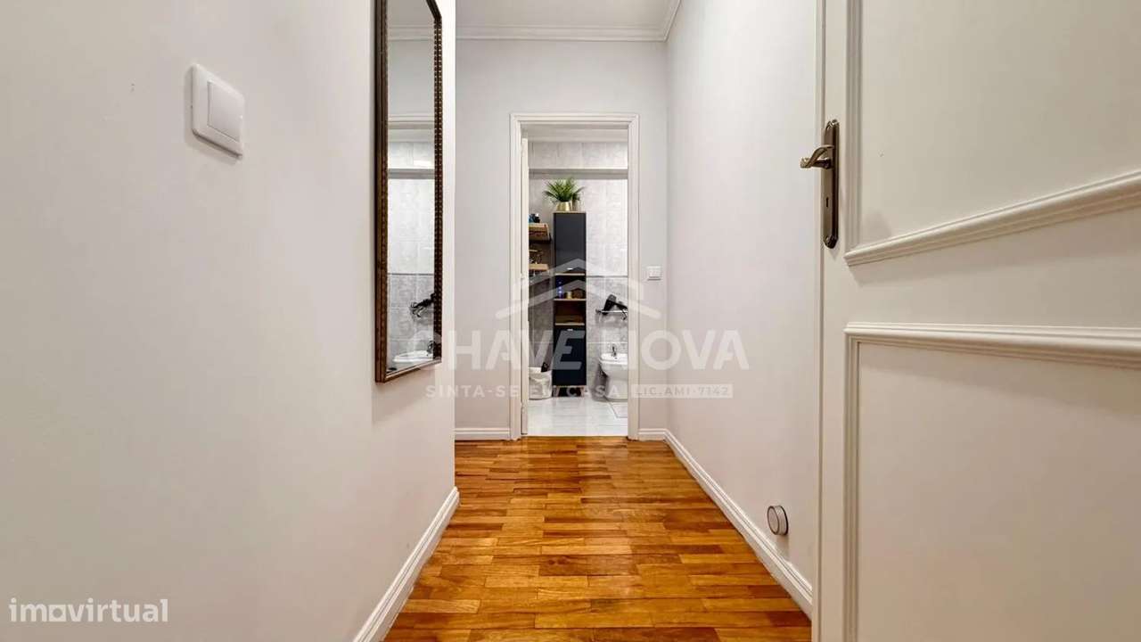 T2 c/ Garagem Box em Canelas-12