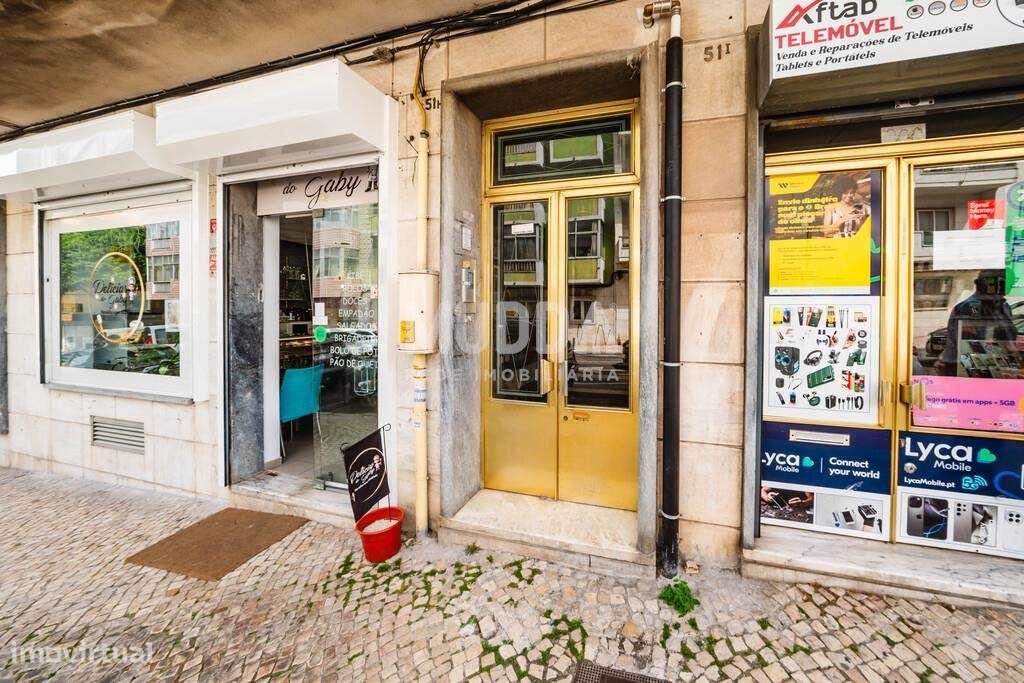 Excelente oportunidade no centro da Amadora: Apartamento T2 com locali-17