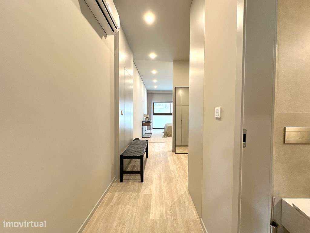 Apartamento T3 com garagem em palacete renovado em Lisboa-11