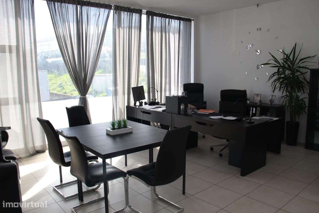 Armazém Industrial com Excelente Localização em Braga-10