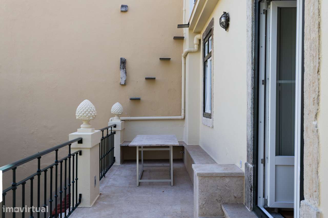 T2 Remodelado com Terraço no Príncipe Real, Lisboa-11