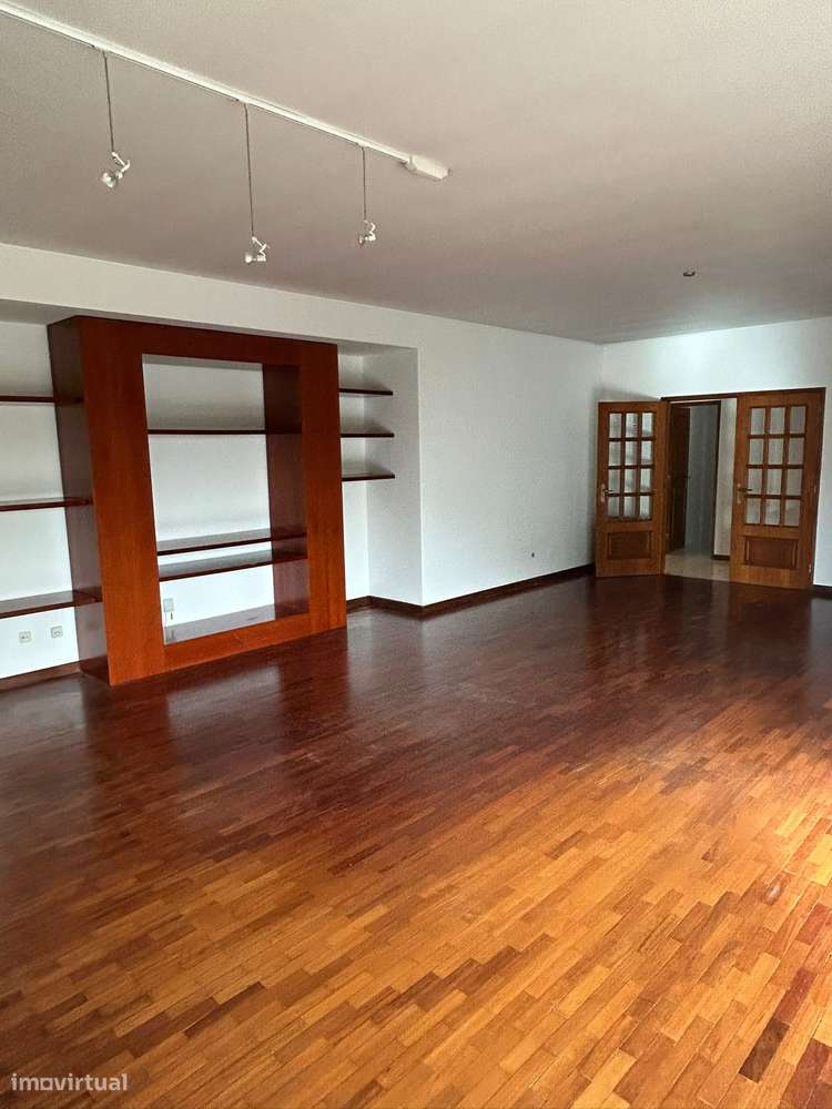 Arrenda-se T6 em Damião de Gois - Grande imagem: 5/34