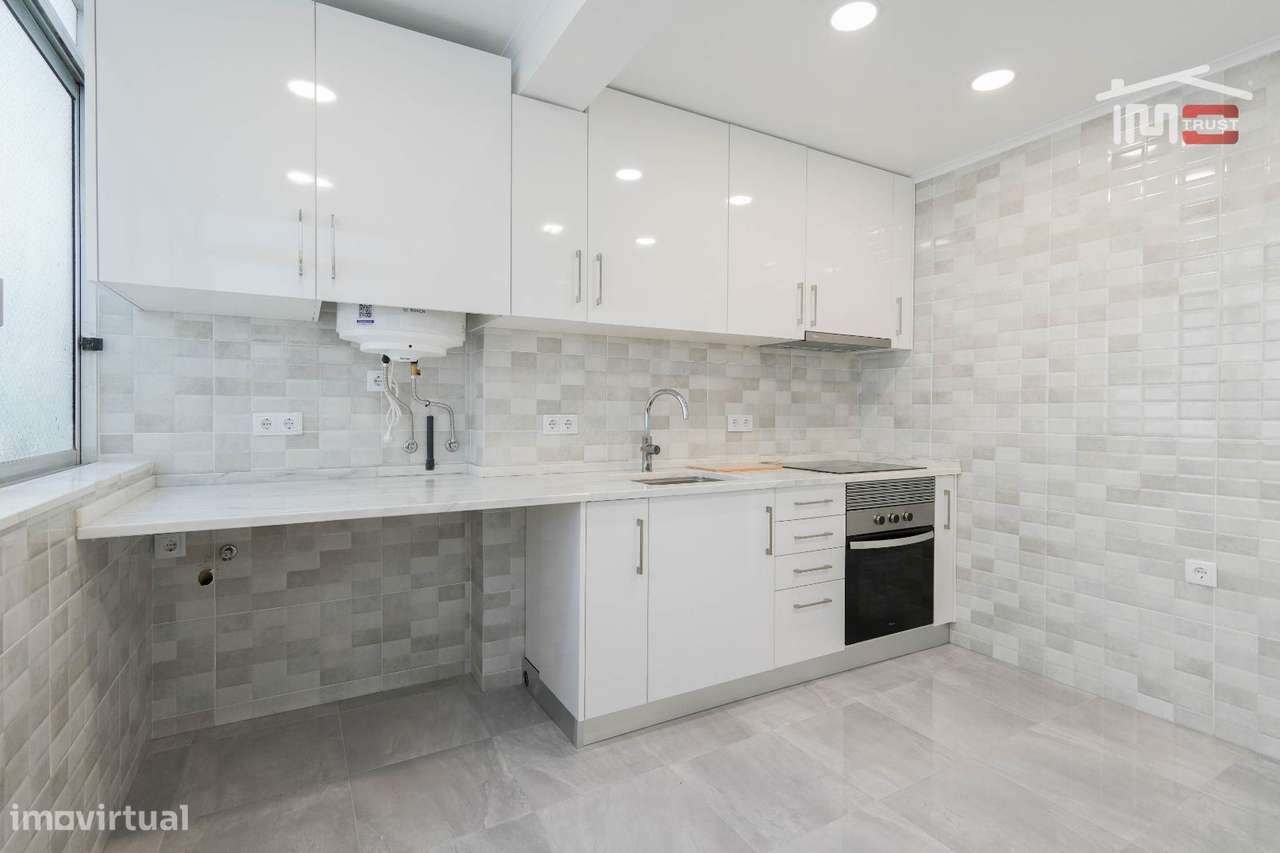 Arrenda-se T3 Remodelado - na Ramada - Grande imagem: 3/18