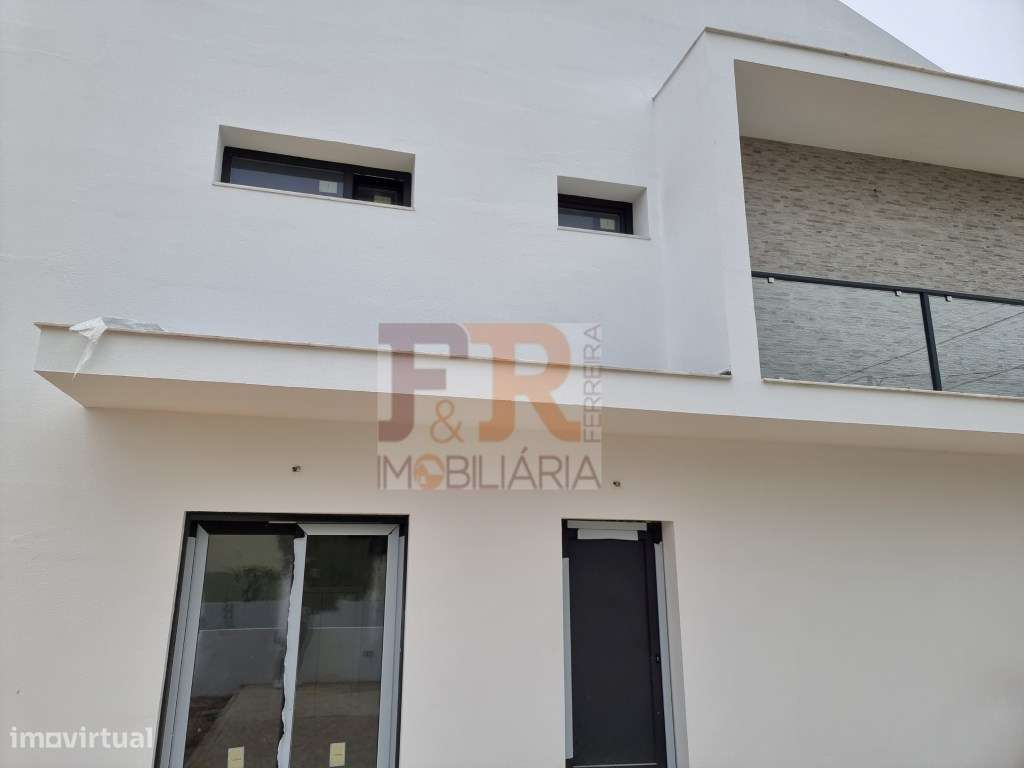Moradias Geminada DuplexT3 com Pérgola. Pinhal do General. Fernão F...-9