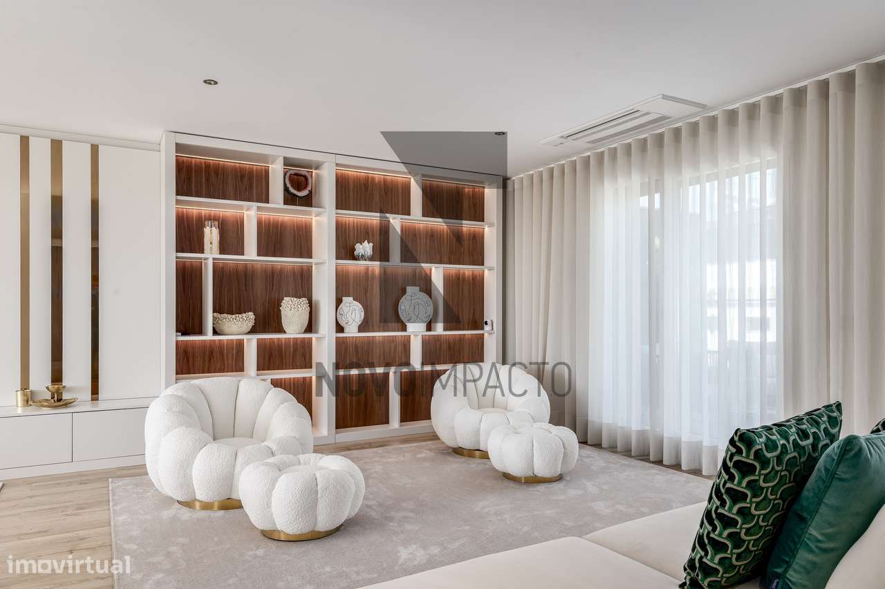 T4 Duplex de Luxo Mobilado, com 2 Terraços e Box para 2 Carros | Mo...-19