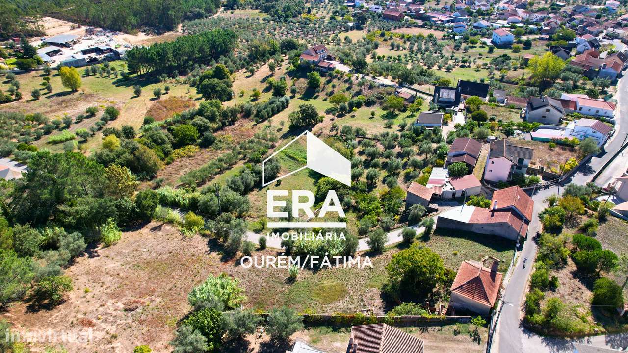 Moradia T2 para reconstrução no Olival-18