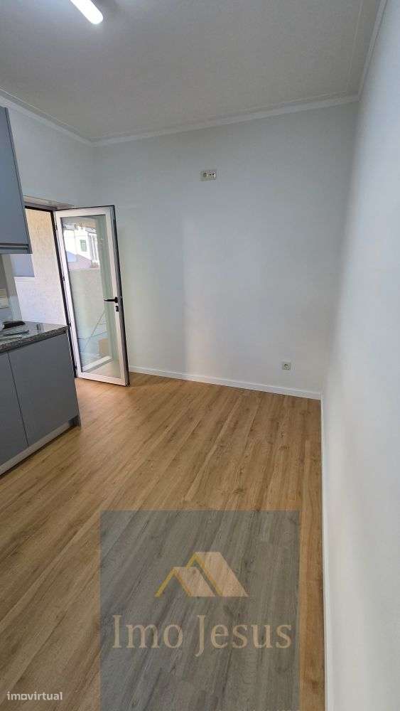 Moradia T3 centro Carvalhos-8