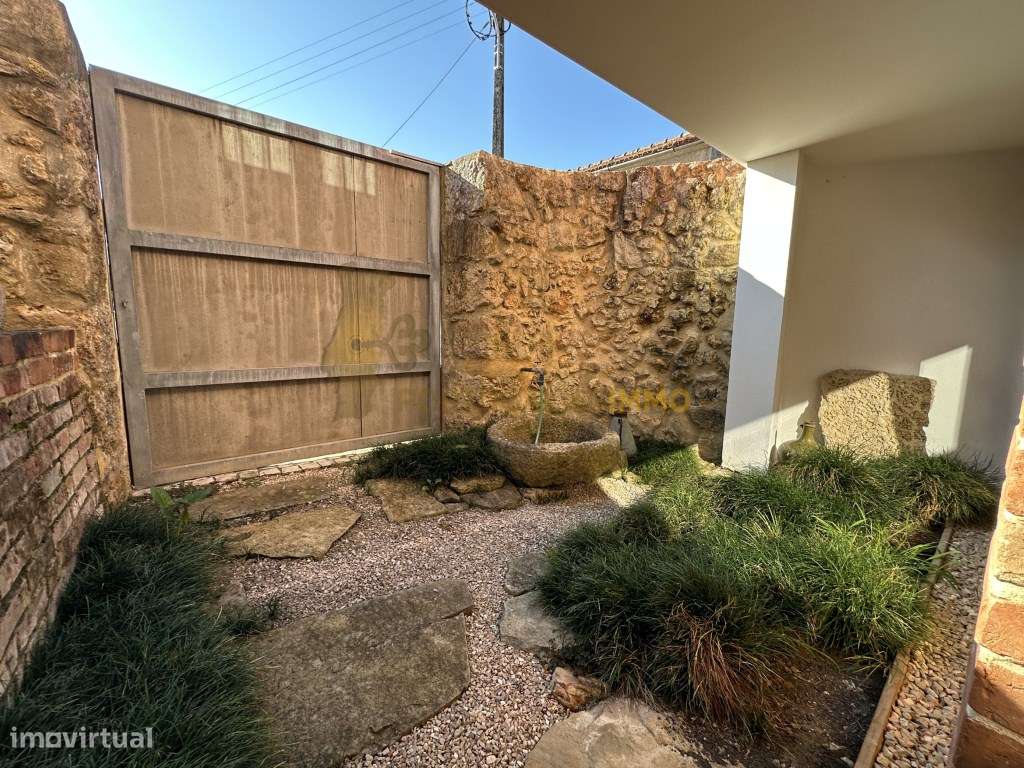 À Venda: Charmosa moradia totalmente renovada.-23