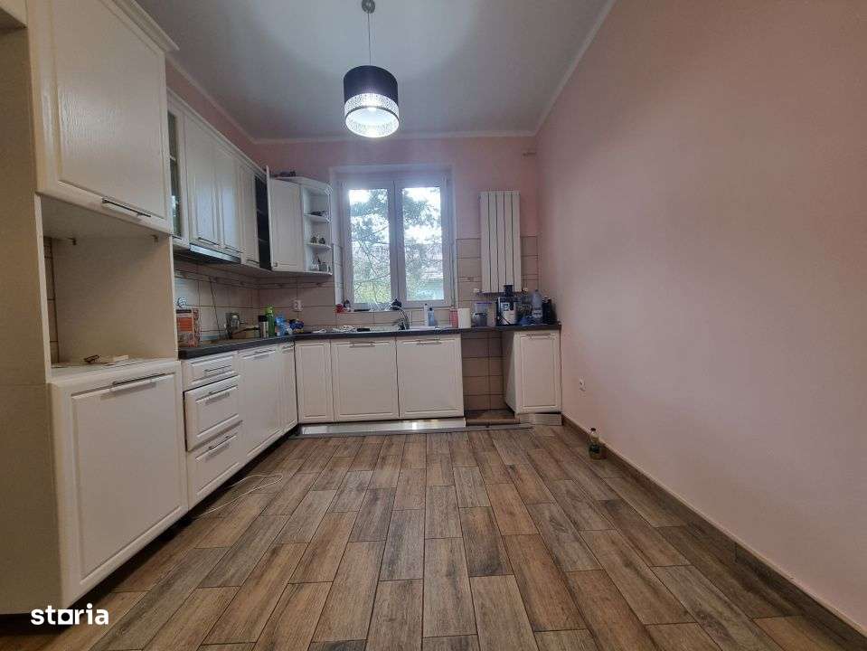 Aviatori-bloc tip vila- 2 camere- renovat recent- boxa pe acte si pod-0