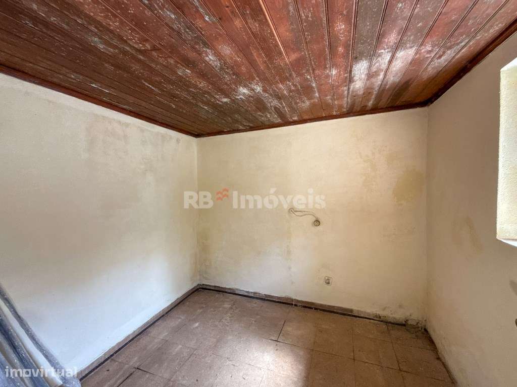 2 Moradias p/ Recuperar c/ Terreno - em Chãos, Ferreira do Zêzere-27