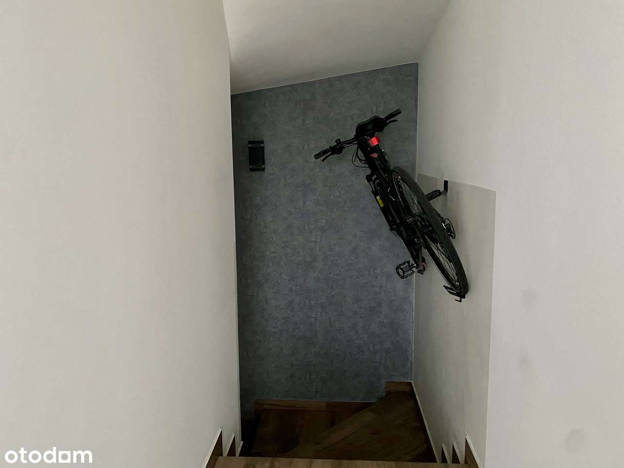 Przestronne 67 m² + prywatna klatka schodowa 30 m²  Bezczynszowe-11