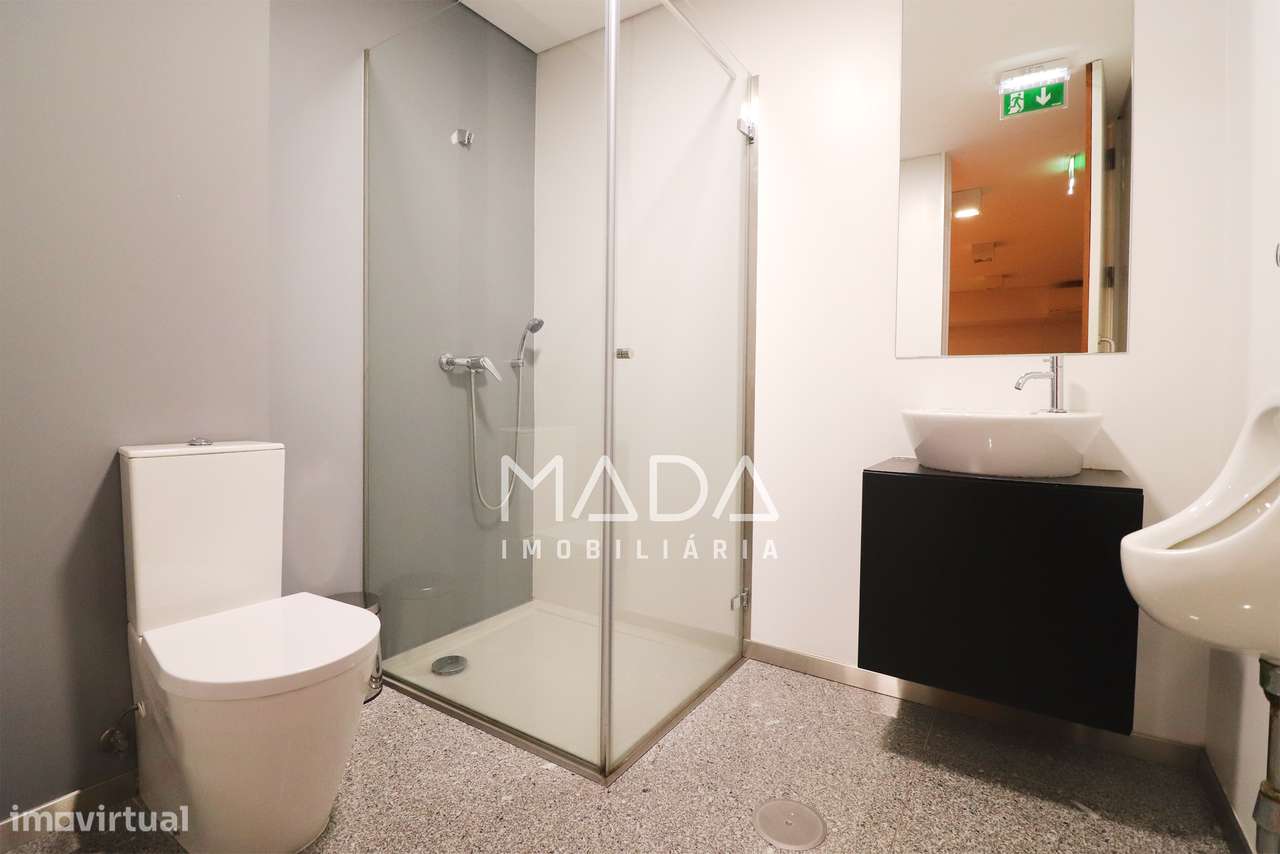 Escritório c/garagem (12 carros) na Av. da República em V.N. de Gaia-27