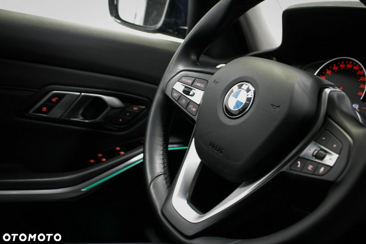 BMW Seria 3 - 12