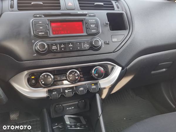 Kia Rio 1.2 L - 37