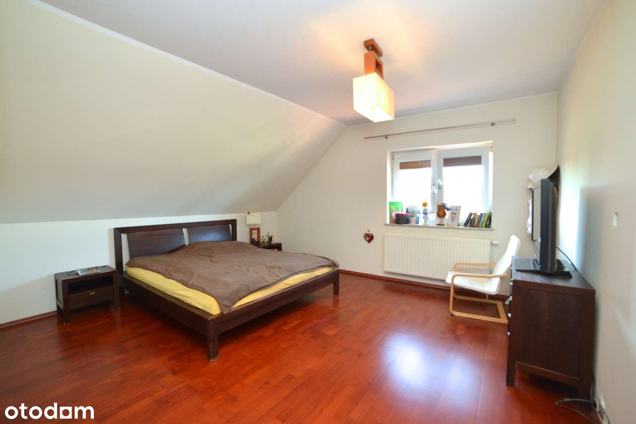 Wyjątkowy rodzinny dom z ogrodem i tarasem, 5 min do Leśnicy-14