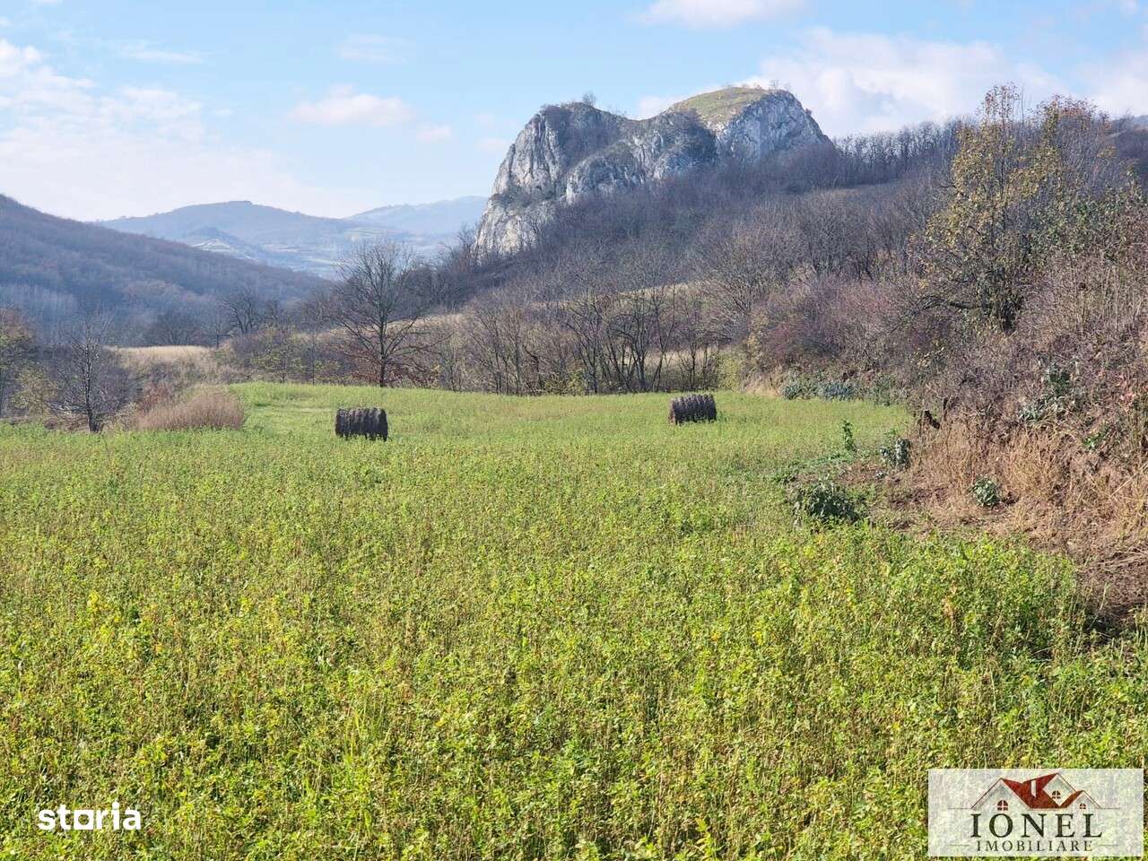 Vanzare teren in Ampoita-0