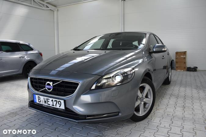 Volvo V40 T2 Momentum - 2