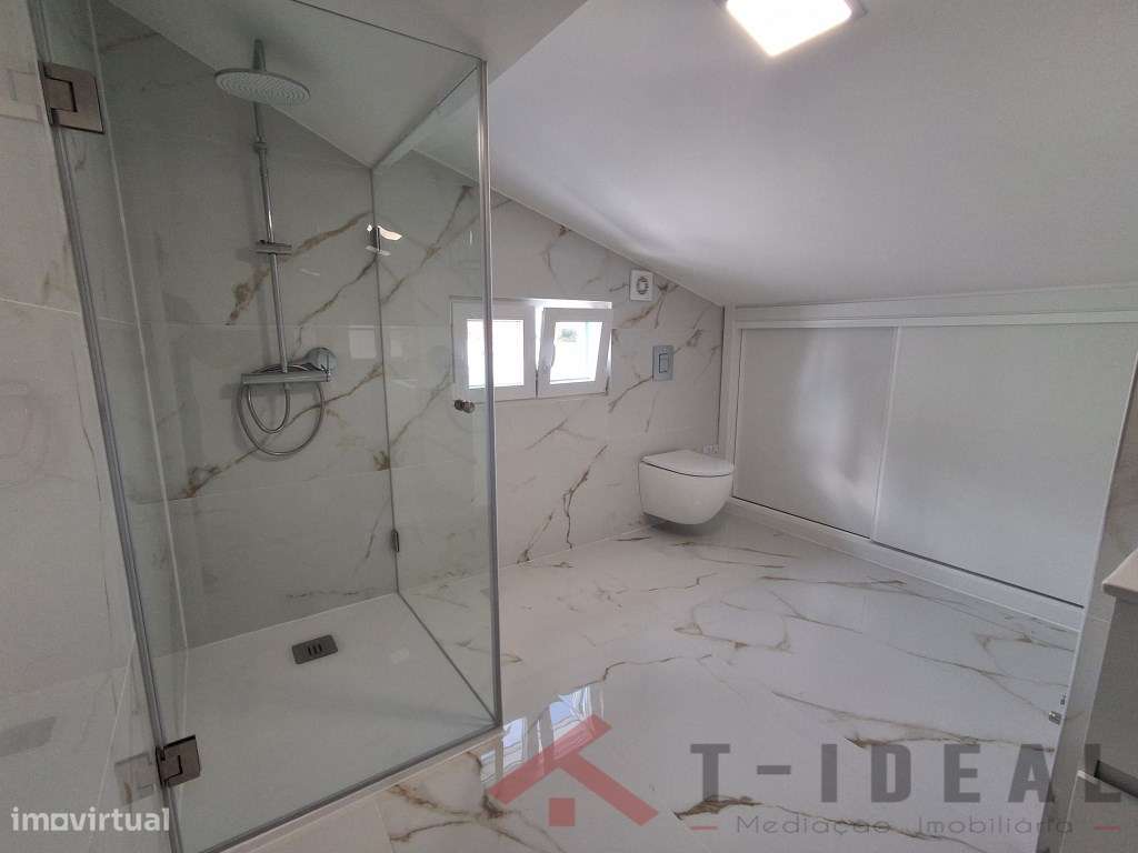 Moradia T3 totalmente remodelada perto das praias-22