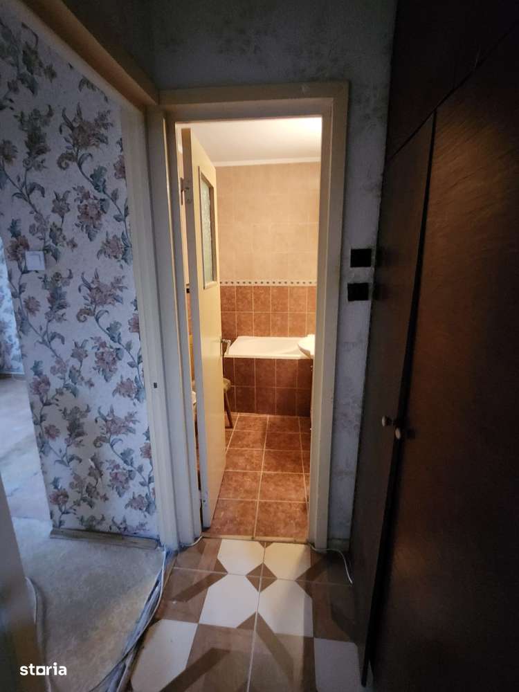 Decomandat 3 Camere  str Neagoe Voda et 2-15