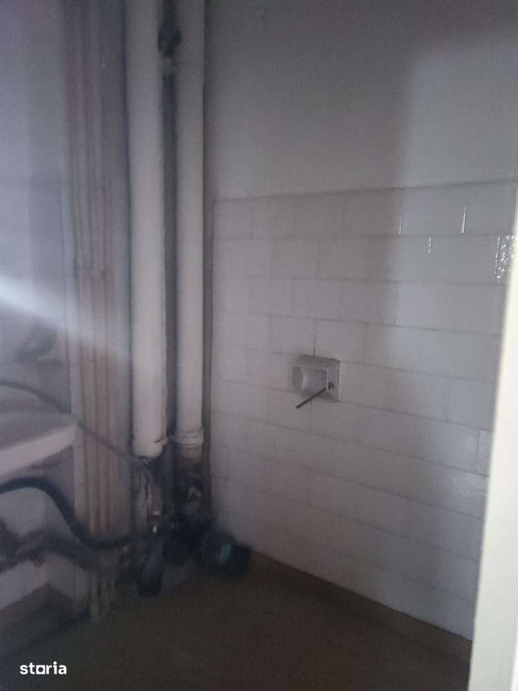 Apartament cu 3 camere decomandat zona Centru Gara bloc cadre  1990-7