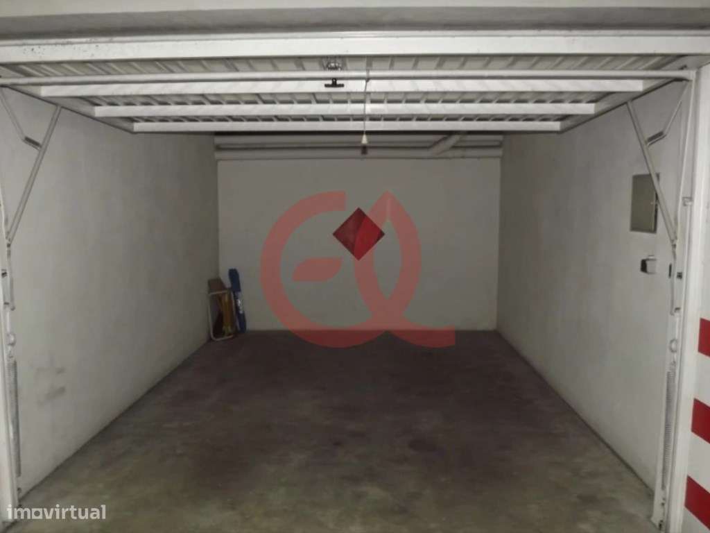 Garagem Fechada - Centro da Cidade - Grande imagem: 4/13