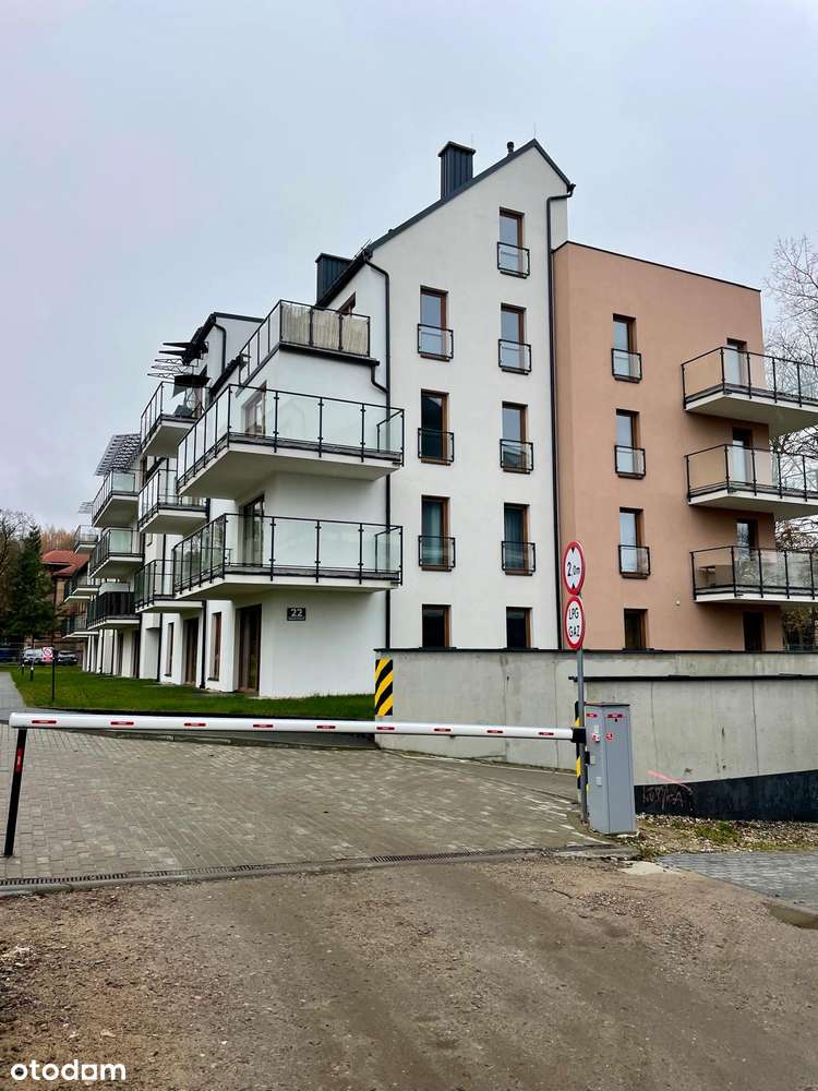 Nowa kawalerka z miejscem postojowym i komórką lokatorską-8