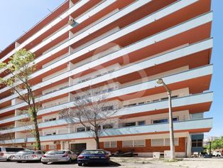 Apartamento T4 remodelado ao Circulo de Leitores Benfica ...