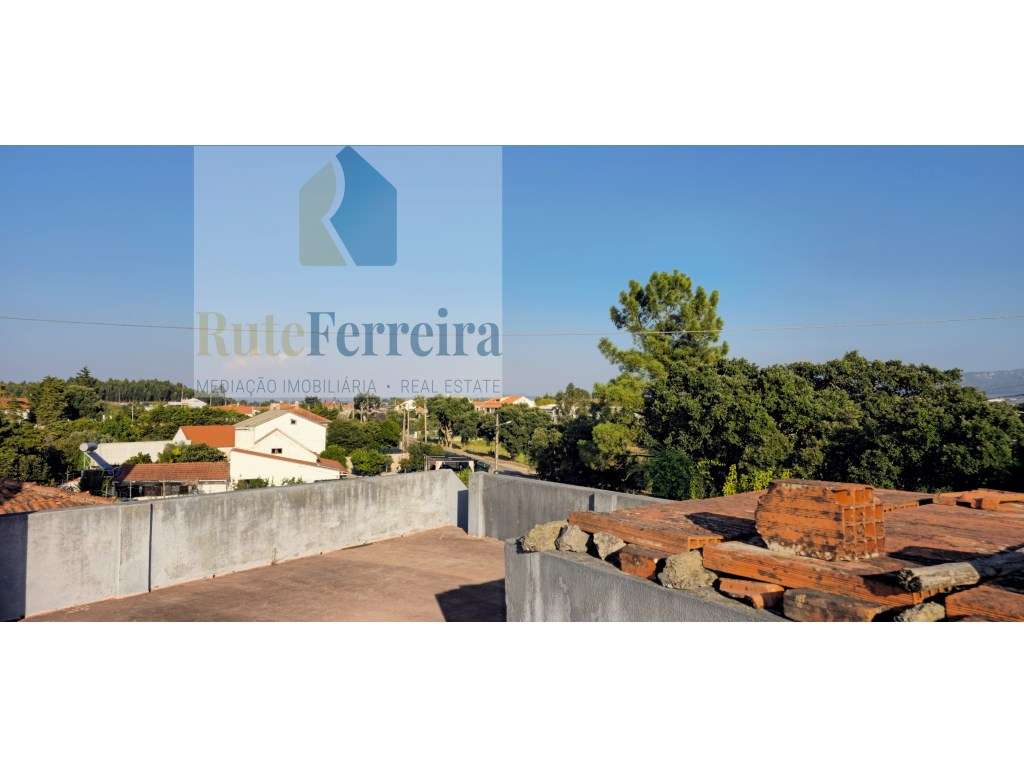 Moradias e terreno com PIP aprovado para 11 lotes para construção ,... - Grande imagem: 5/25