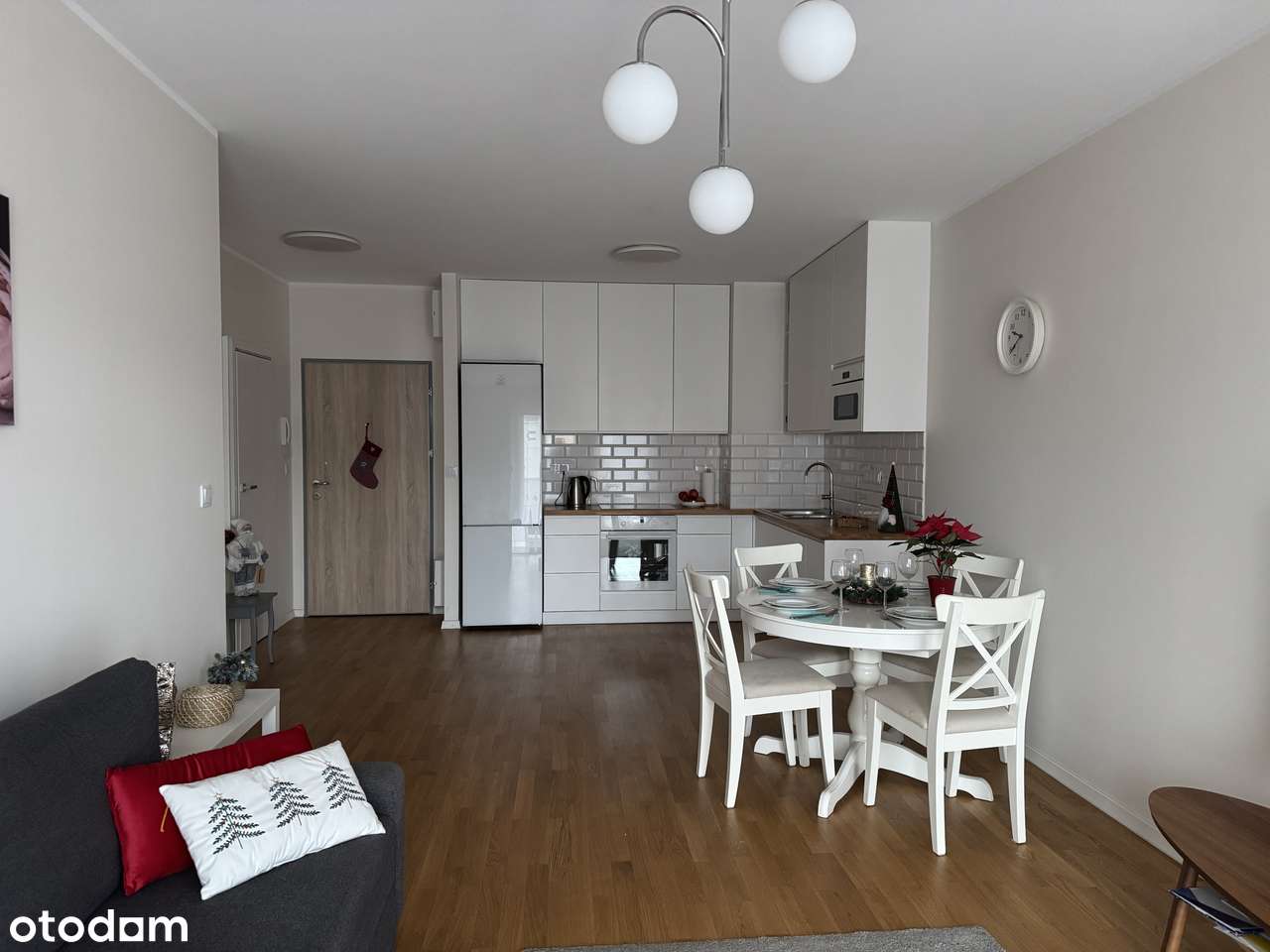 Urządzone z balkonem, kom. i garażem – wszystko, czego potrzebujesz!-5