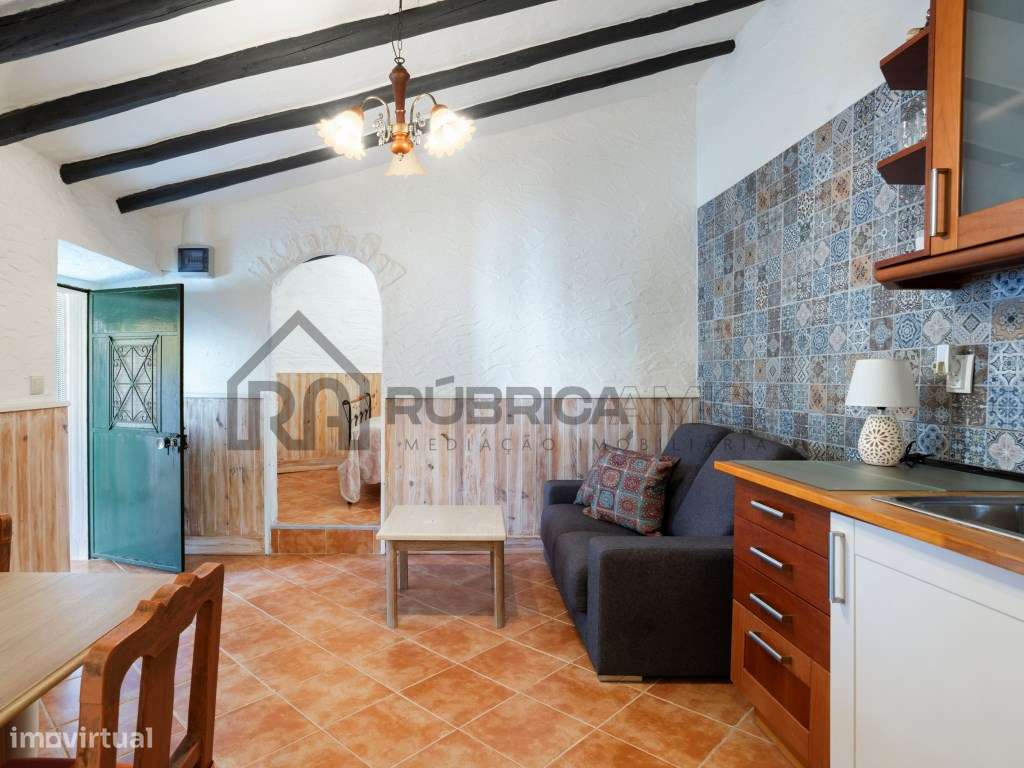 Moradia com Anexos e Vistas Deslumbrantes em Zona Tranquila-15