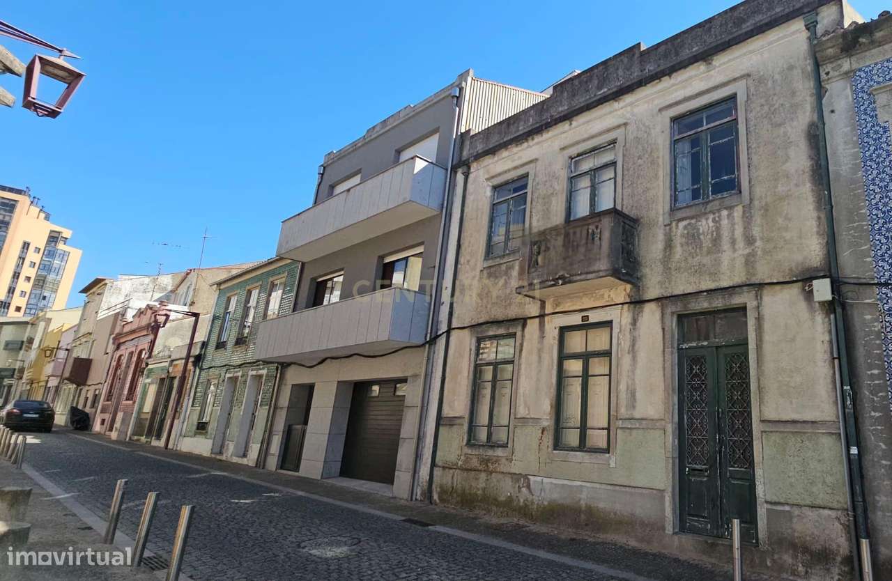Moradia para Restauro com Projeto Aprovado no Centro da Cidade da Póvo - Grande imagem: 4/18