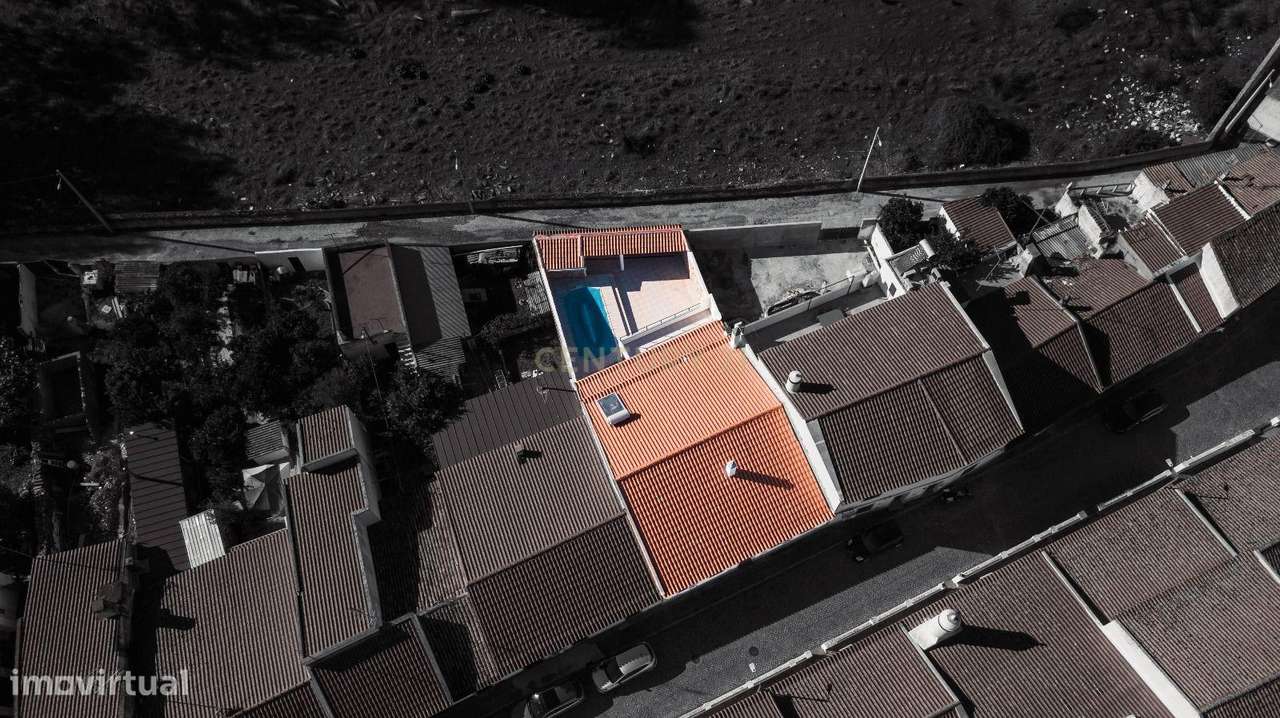 Moradia T3 em Mourão com piscina e vista para o Castelo-26