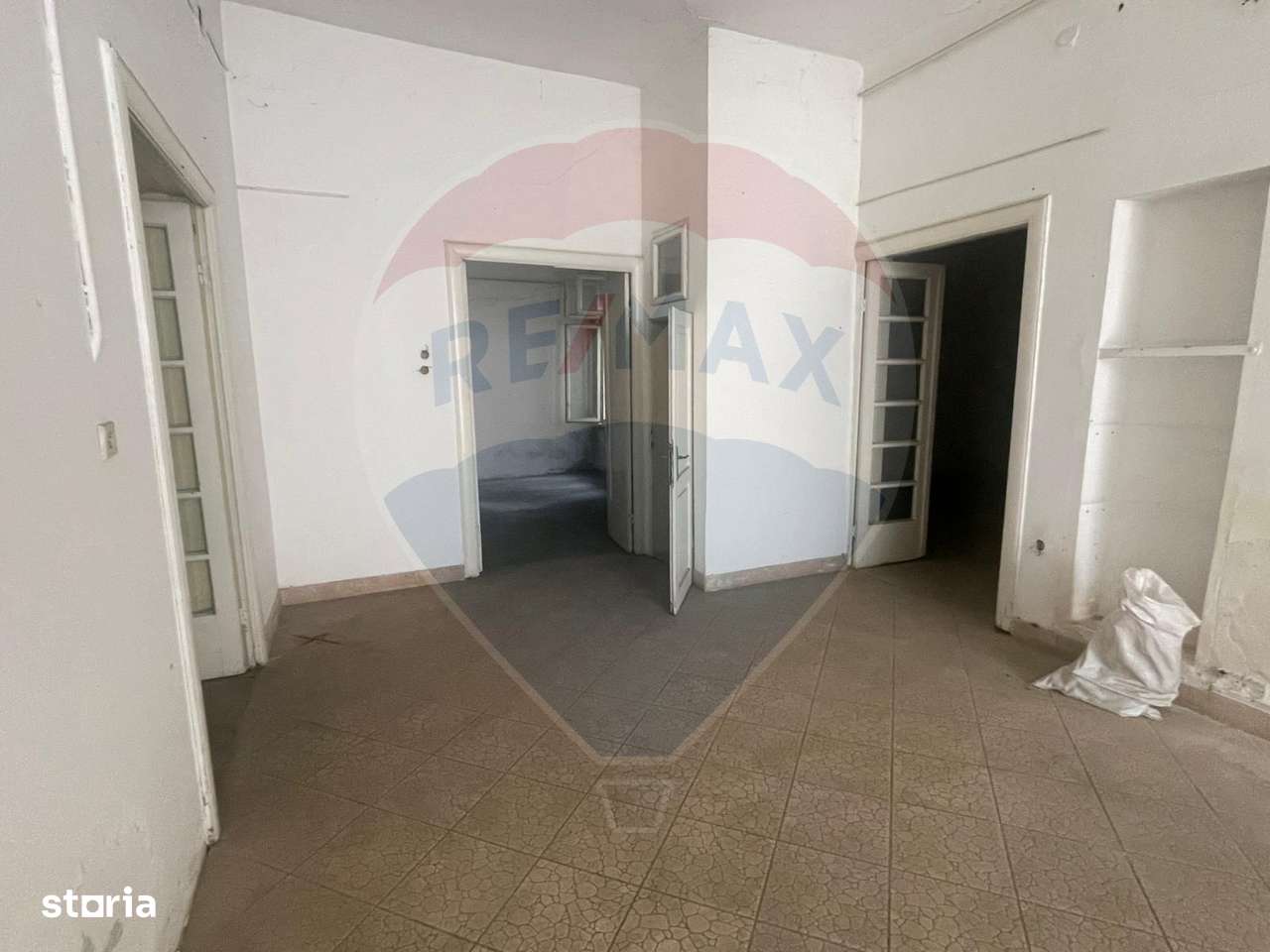 Casă de vânzare în centrul Galațiului – istorie și potențial real - Imagine principală: 4/8