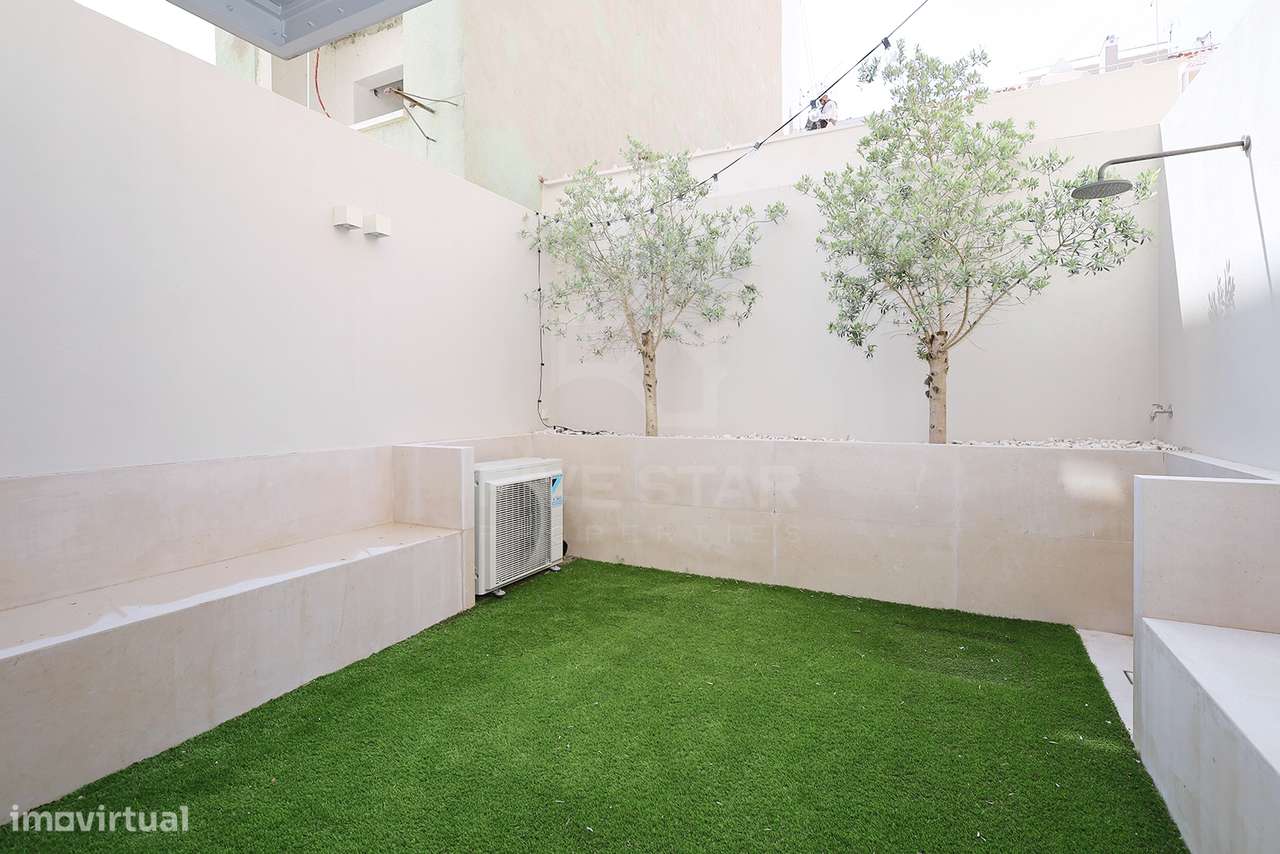 Moradia T2 renovada – Jardim Privativo- Belém-15