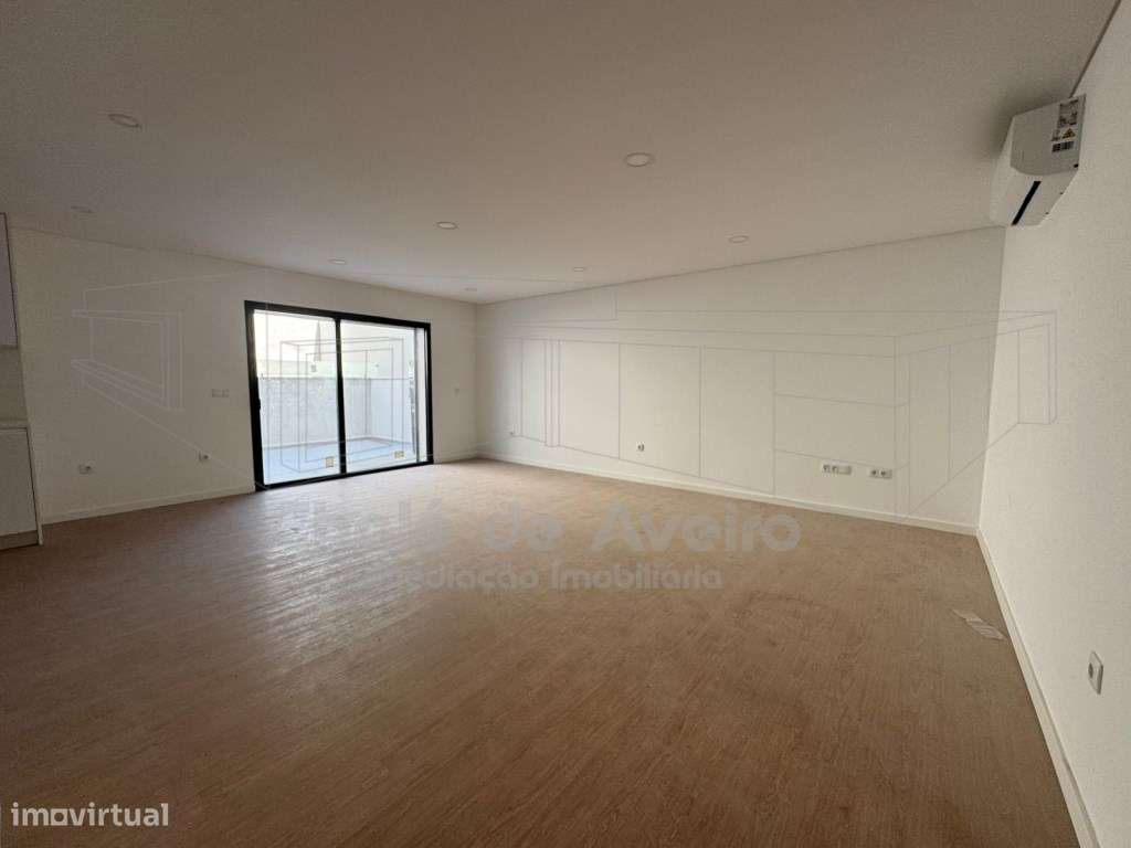 Apartamento T2 com Terraço Privativo e Aparcamento em Esgueira | Av...-7