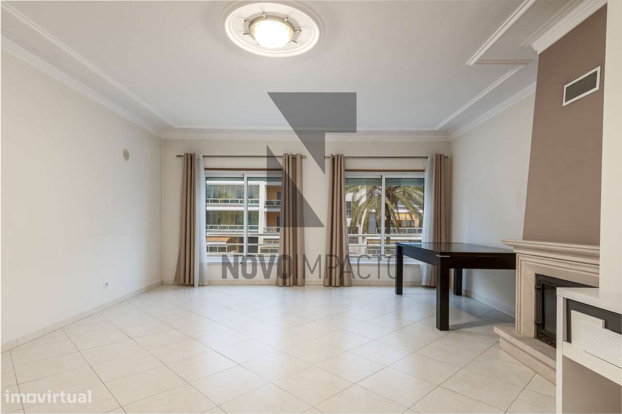 Apartamento T3 c/ parqueamento e arrecadação - Grande imagem: 2/35