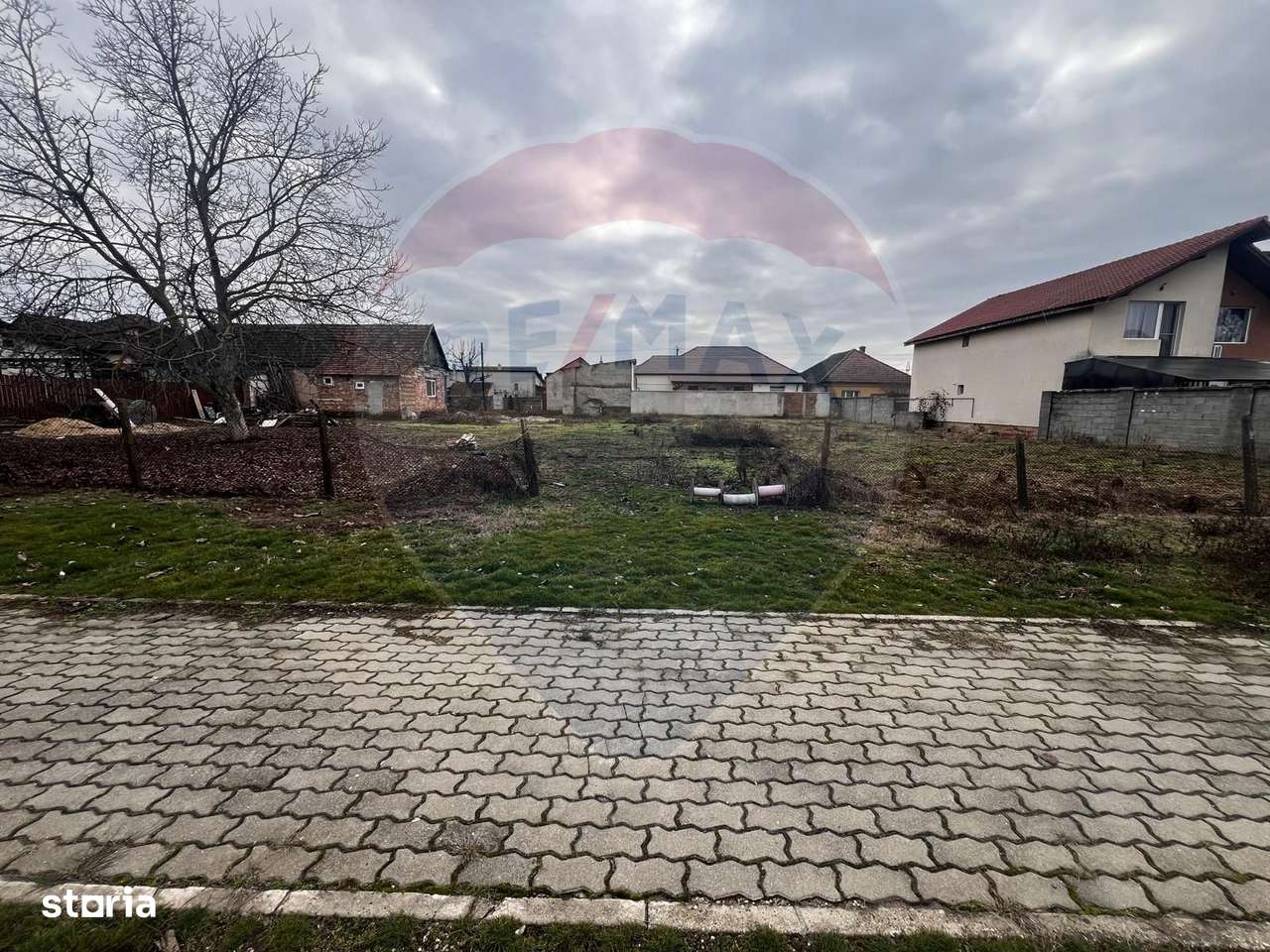 Teren de inchiriat-Subcetate( langa Bazinul de înot și polo )